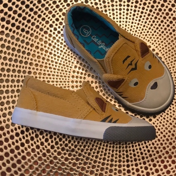 Cat & Jack shoes size 6 - Picture 2 of 6